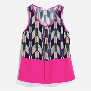 Size M sleeveless color block top